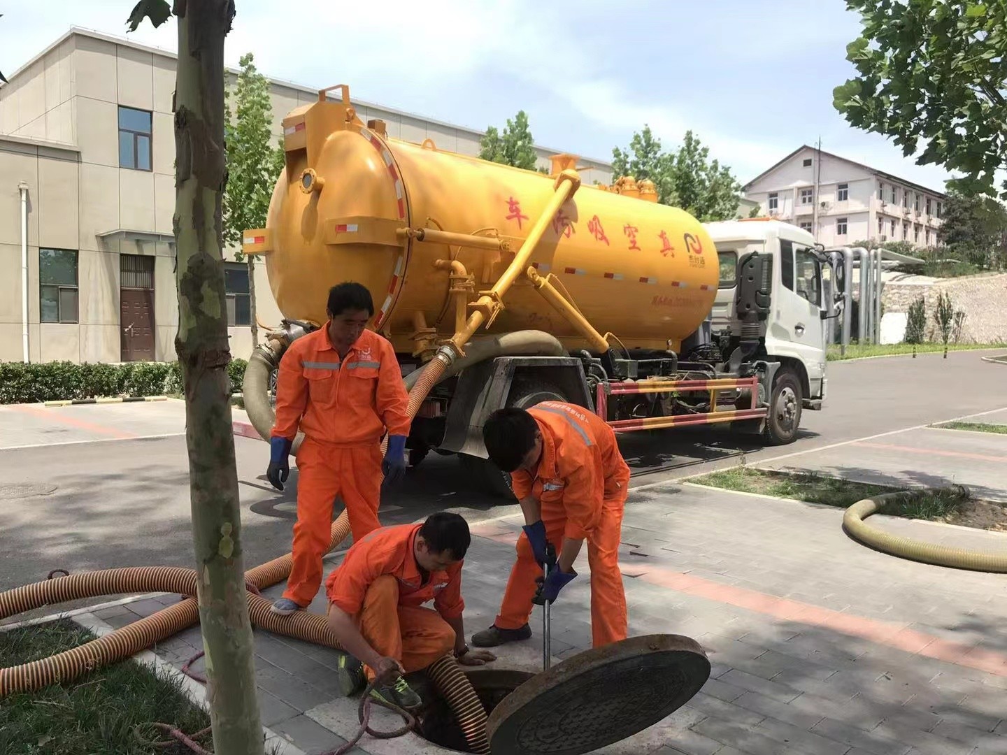 安福化粪池清理与5-8吨吸粪车施工效率分析